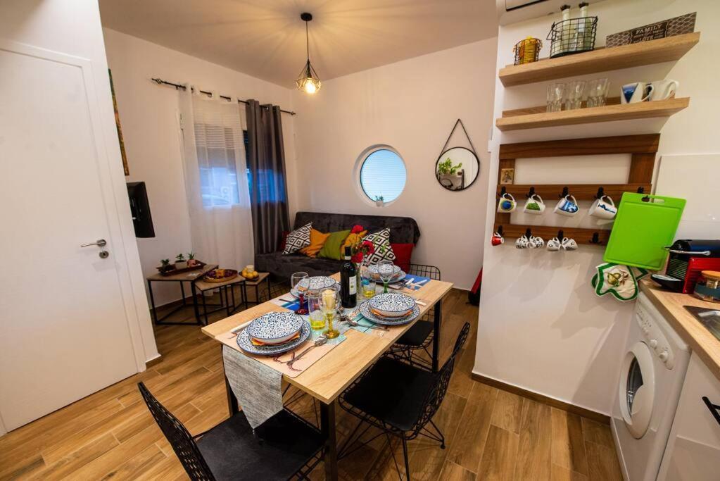 Lemon Garden Stylish Private Apartment Каламата Екстериор снимка