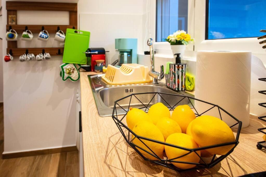 Lemon Garden Stylish Private Apartment Каламата Екстериор снимка