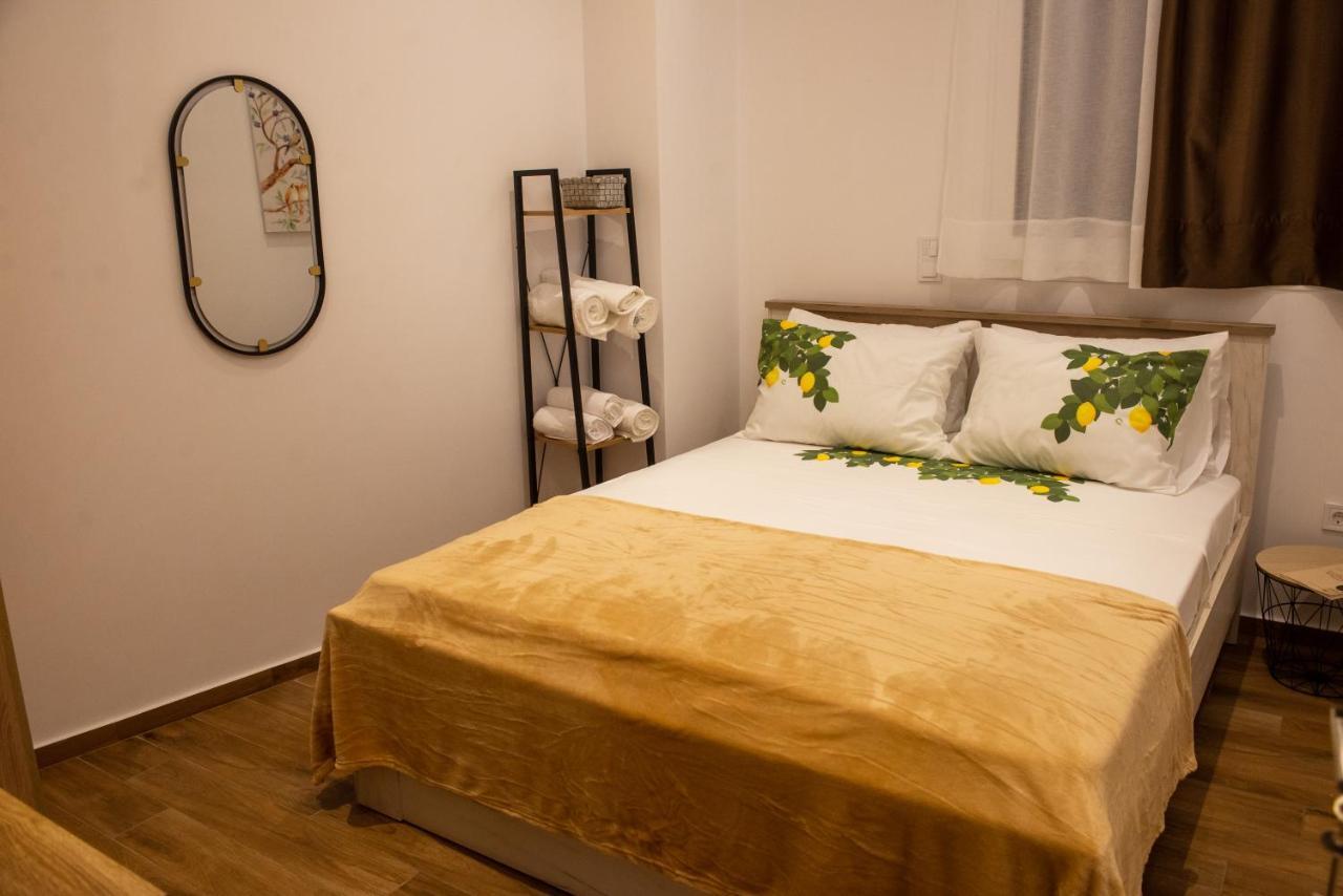 Lemon Garden Stylish Private Apartment Каламата Екстериор снимка