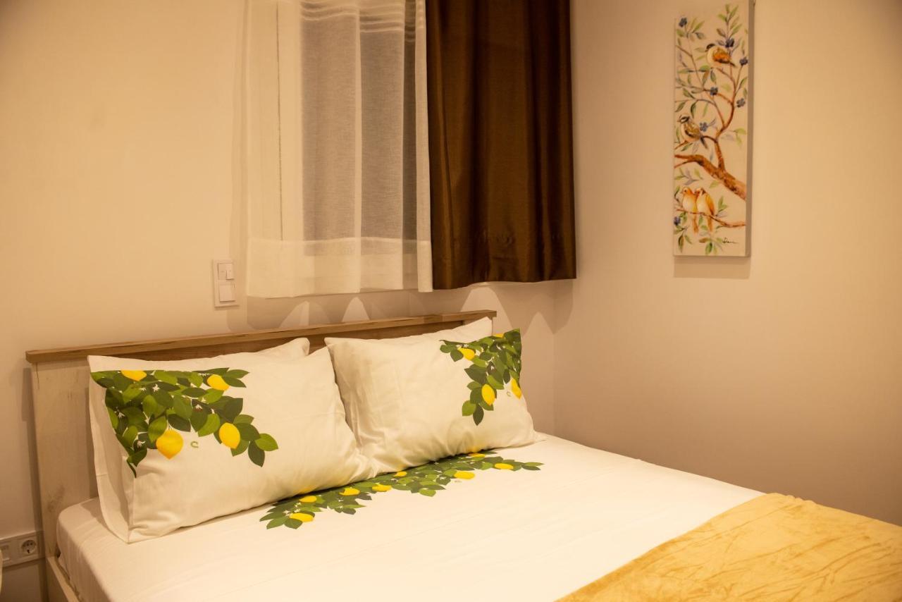 Lemon Garden Stylish Private Apartment Каламата Екстериор снимка
