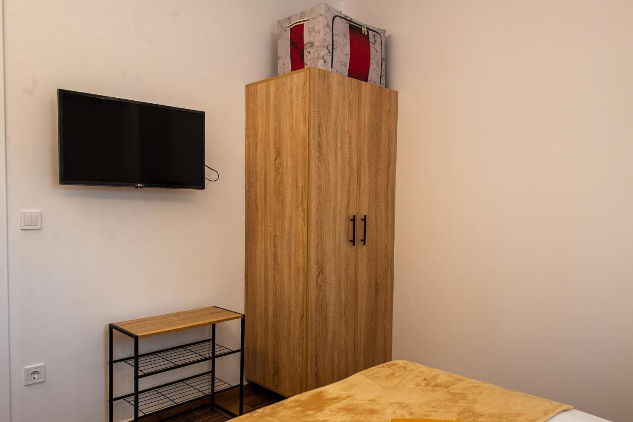 Lemon Garden Stylish Private Apartment Каламата Екстериор снимка