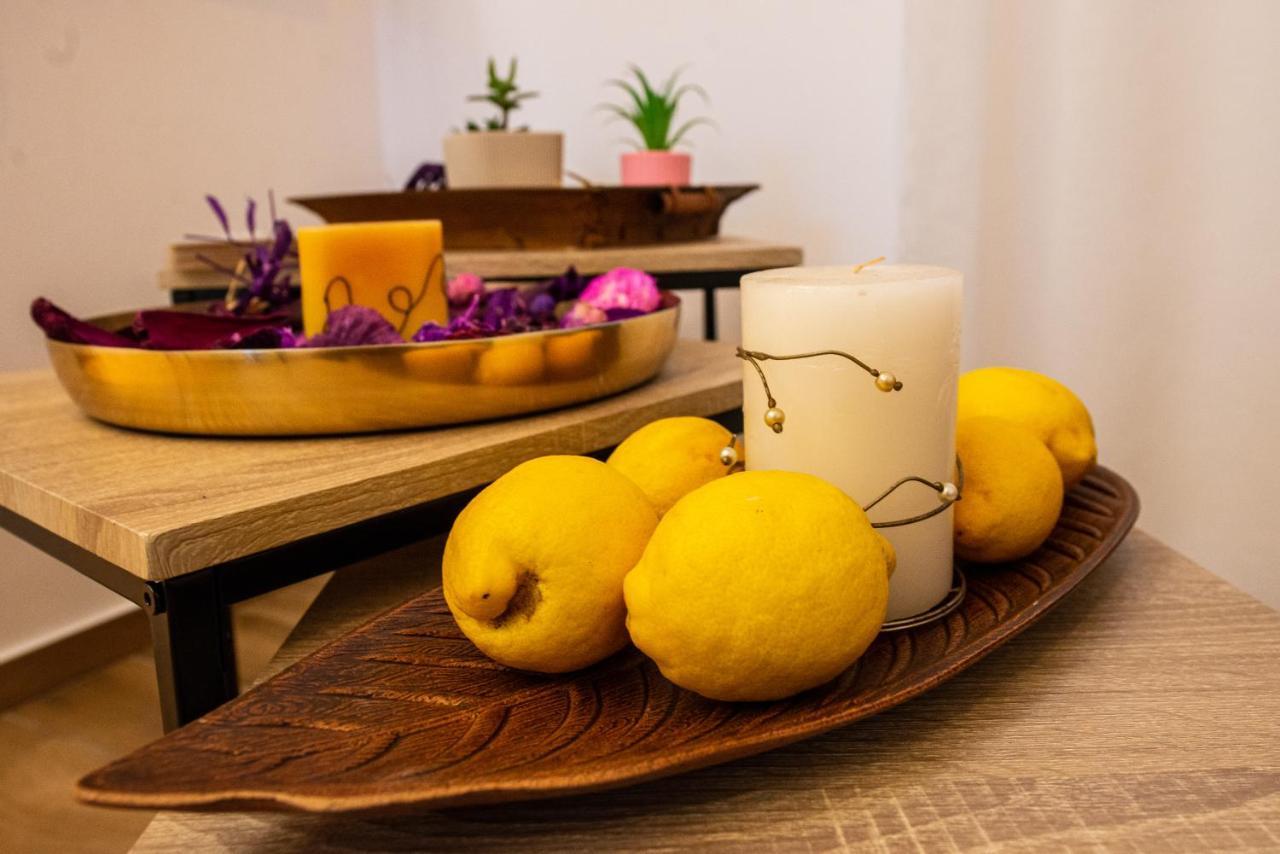 Lemon Garden Stylish Private Apartment Каламата Екстериор снимка